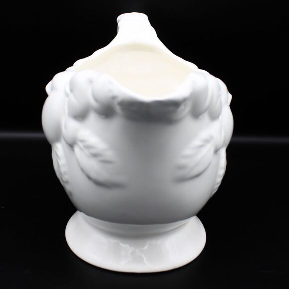 Vintage White Ceramic Gravy Boat Embossed Fruit Design Signature SIG Japan 24 oz - Picture 4 of 8